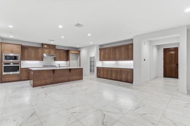 19038 Carranza Lane, Santa Clarita, CA 91350