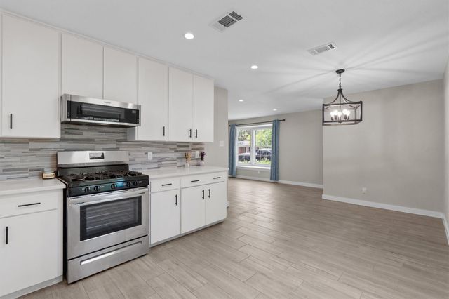 7707 Robalo RD, Austin, TX 78757