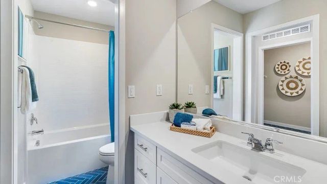 1304 Thunderbolt Lane, Rialto, CA 92376