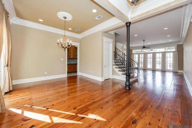 19027 Spyglass Hill Dr, Baton Rouge, LA 70809