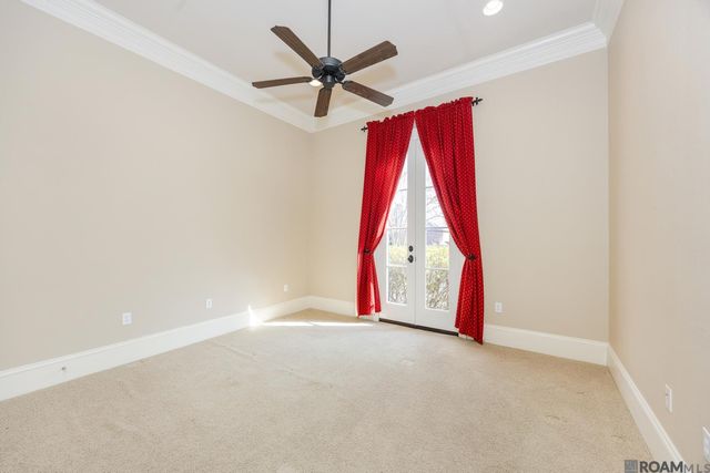 19027 Spyglass Hill Dr, Baton Rouge, LA 70809