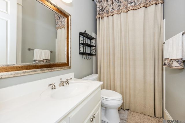 19027 Spyglass Hill Dr, Baton Rouge, LA 70809