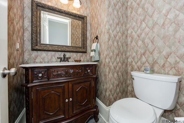 19027 Spyglass Hill Dr, Baton Rouge, LA 70809