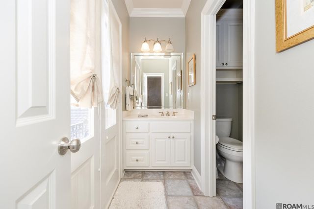 19027 Spyglass Hill Dr, Baton Rouge, LA 70809