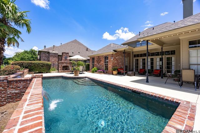 19027 Spyglass Hill Dr, Baton Rouge, LA 70809