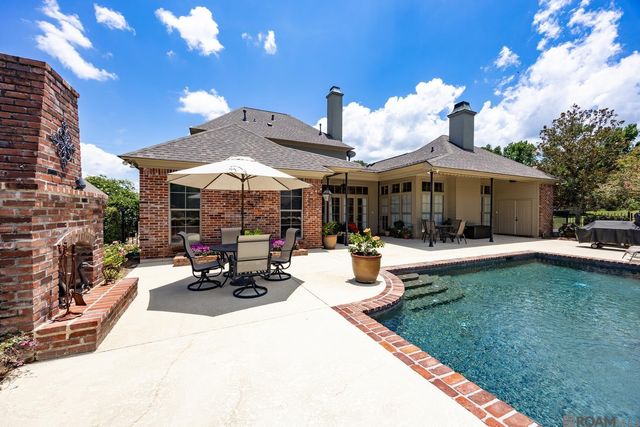 19027 Spyglass Hill Dr, Baton Rouge, LA 70809