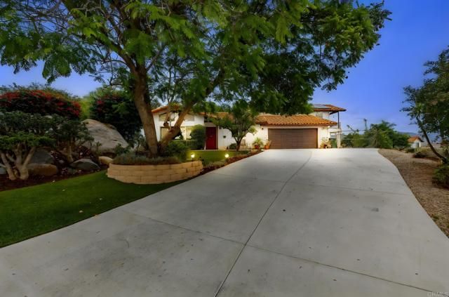 1402 Rimrock Drive, Escondido, CA 92027