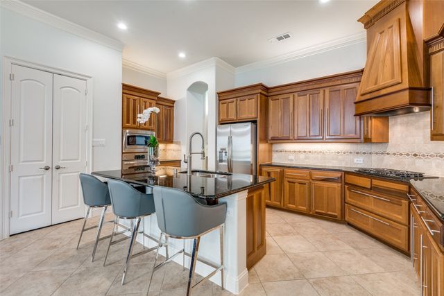 8237 Inverness, The Colony, TX 75056