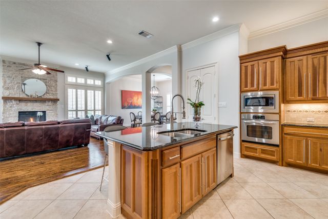 8237 Inverness, The Colony, TX 75056