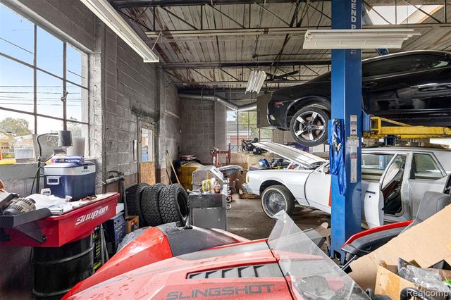 4505 Allen Road, Allen Park, MI 48101