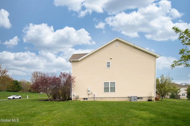 3 Skybrook Circle, Clifton Park, NY 12065
