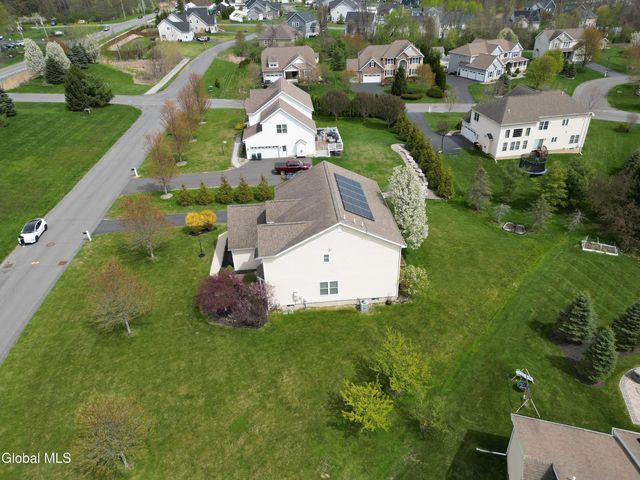 3 Skybrook Circle, Clifton Park, NY 12065
