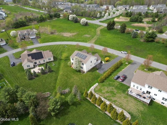 3 Skybrook Circle, Clifton Park, NY 12065