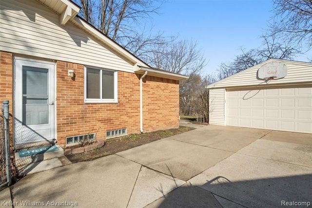 44528 Whitman Avenue, Canton, MI 48187