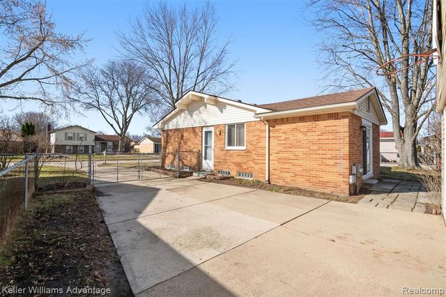 44528 Whitman Avenue, Canton, MI 48187