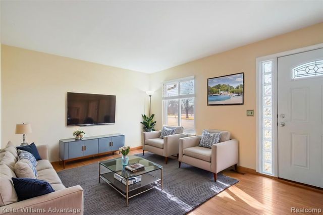 44528 Whitman Avenue, Canton, MI 48187