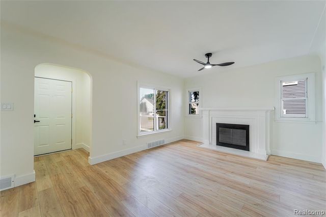 22427 Hanson Court, Saint Clair Shores, MI 48080