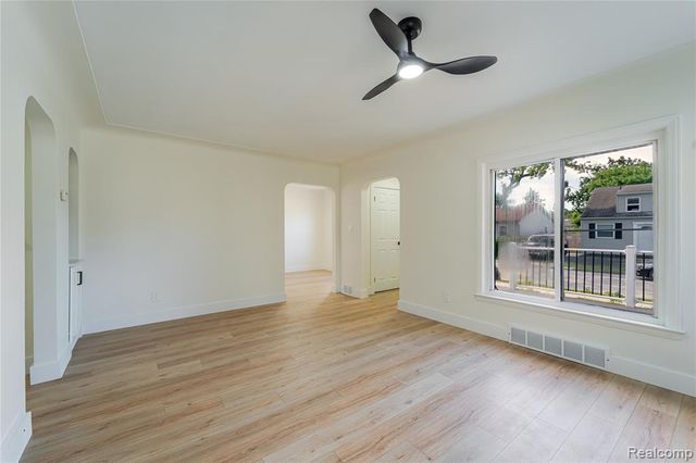 22427 Hanson Court, Saint Clair Shores, MI 48080
