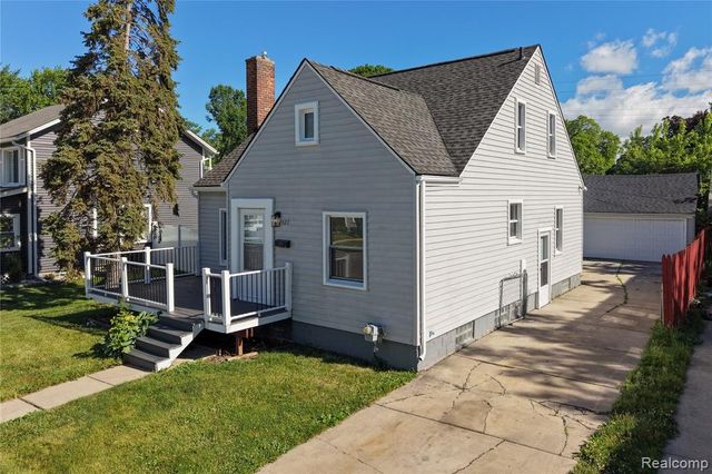 22427 Hanson Court, Saint Clair Shores, MI 48080
