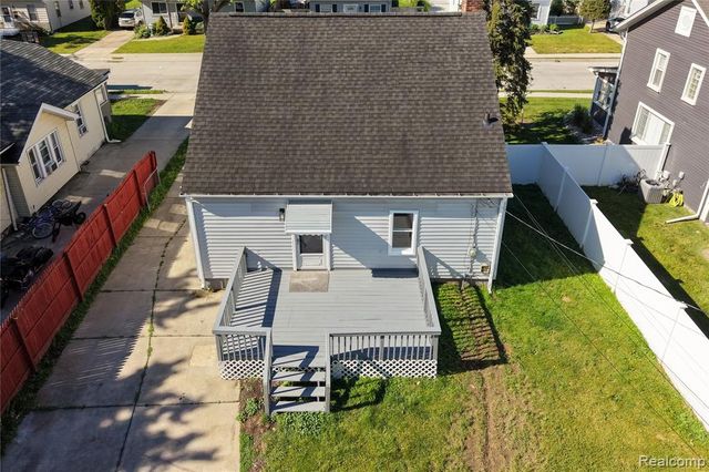 22427 Hanson Court, Saint Clair Shores, MI 48080