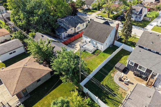 22427 Hanson Court, Saint Clair Shores, MI 48080