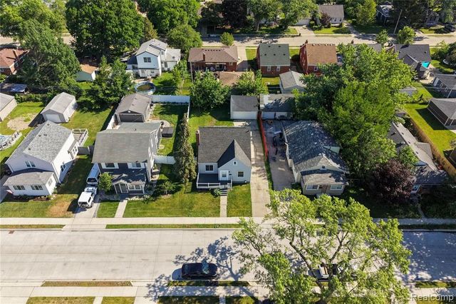 22427 Hanson Court, Saint Clair Shores, MI 48080
