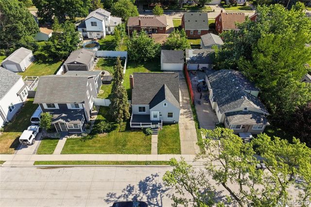 22427 Hanson Court, Saint Clair Shores, MI 48080