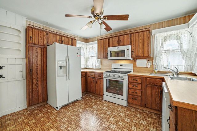 1180 N River Road, Saginaw, MI 48609