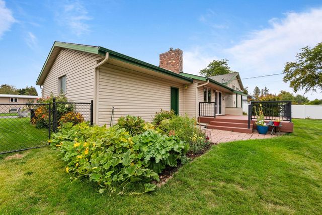 413 N 3rd St, Cheney, WA 99004