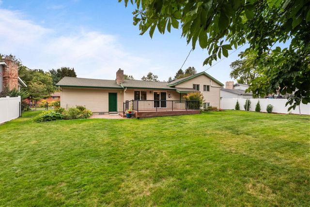 413 N 3rd St, Cheney, WA 99004