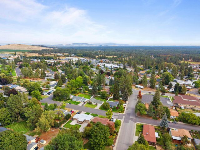 413 N 3rd St, Cheney, WA 99004