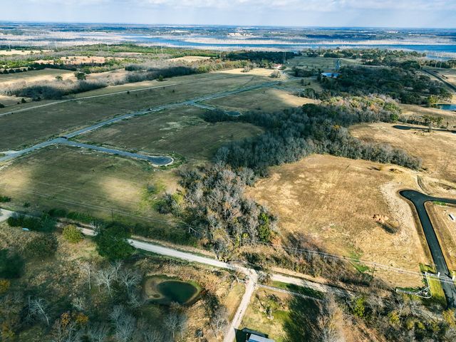 270 Nautical Court, Dodd City, TX 75438