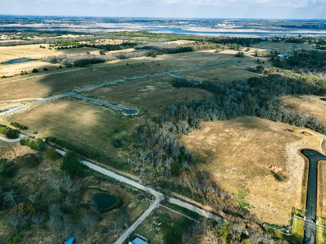 270 Nautical Court, Dodd City, TX 75438