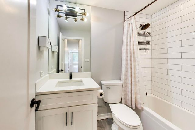 552 E 46th Place 2, Chicago, IL 60653