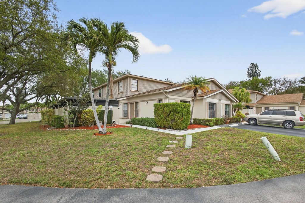 4499 Willow Pond Road C, West Palm Beach, FL 33417