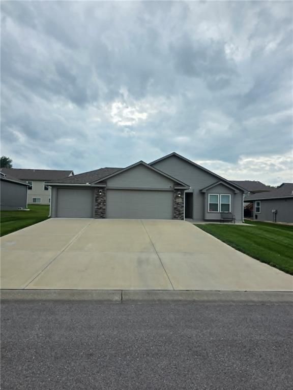 1812 N Crane Lane, Independence, MO 64058