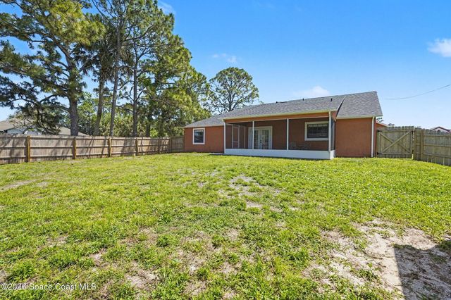 1801 Bashaw Street NW, Palm Bay, FL 32907