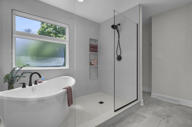 2393 Cove Point Court, Powell, OH 43065