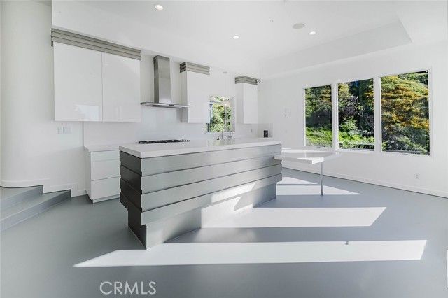 2004 Glen Allen Lane, Altadena, CA 91001