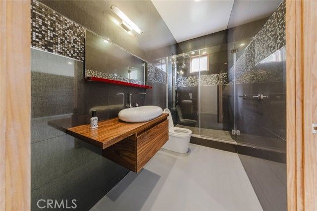 2004 Glen Allen Lane, Altadena, CA 91001