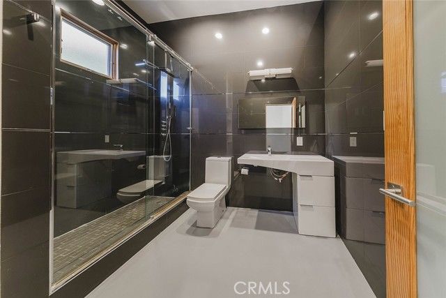 2004 Glen Allen Lane, Altadena, CA 91001