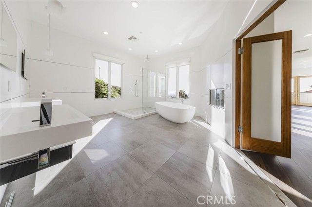 2004 Glen Allen Lane, Altadena, CA 91001