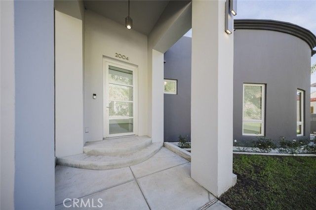 2004 Glen Allen Lane, Altadena, CA 91001