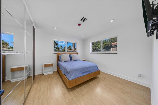 800 SE 3rd Ter, Pompano Beach, FL 33060