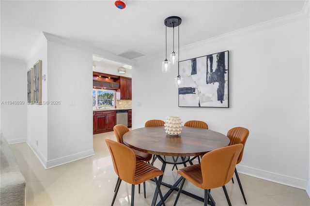 800 SE 3rd Ter, Pompano Beach, FL 33060