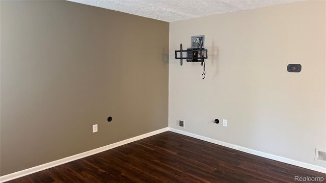 33249 FARGO Street, Livonia, MI 48152