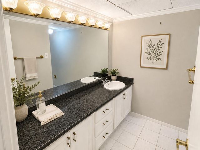 361 North Post Oak Lane 343, Houston, TX 77024