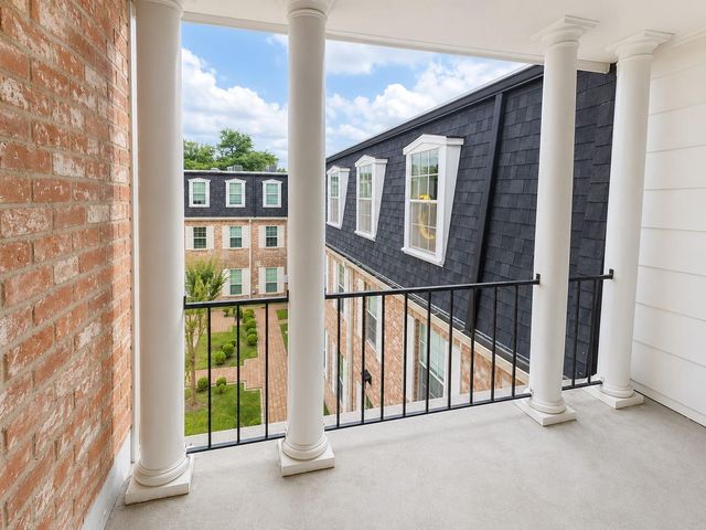 361 North Post Oak Lane 343, Houston, TX 77024