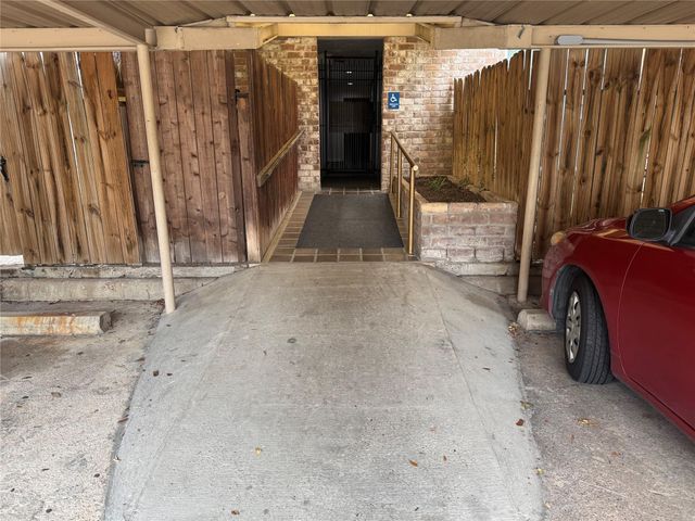 361 North Post Oak Lane 343, Houston, TX 77024