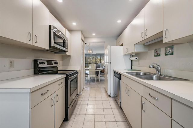 3400 COVE CAY DRIVE 2H, Clearwater, FL 33760